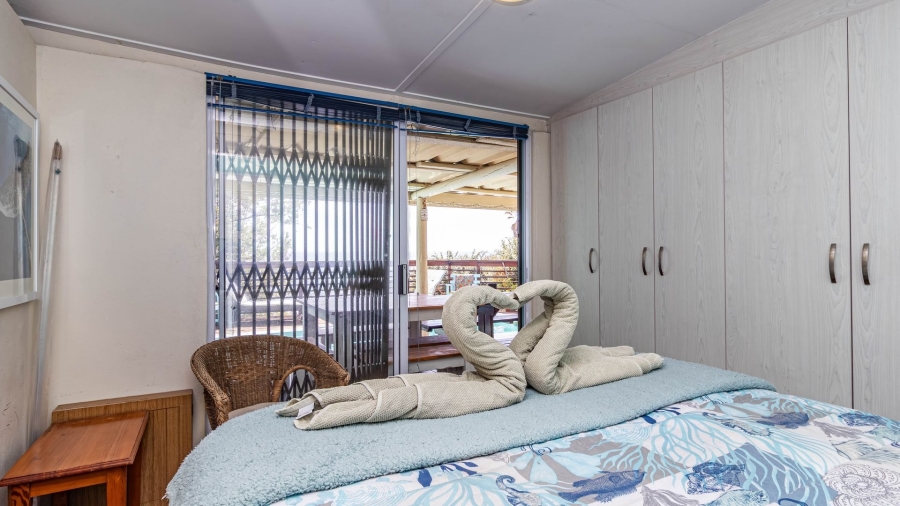 4 Bedroom Property for Sale in Perlemoenbaai Western Cape